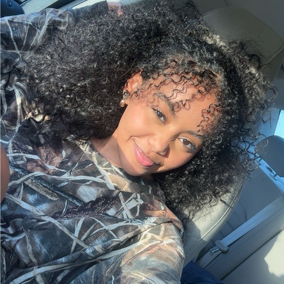 Meet your Posher, Leia - Picture 1 of 1